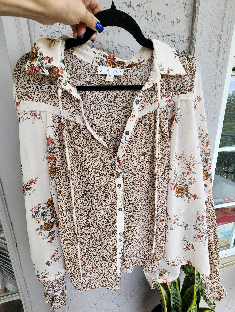 She + Sky Cream Floral Mixed-Print Button Front Blouse Sz M